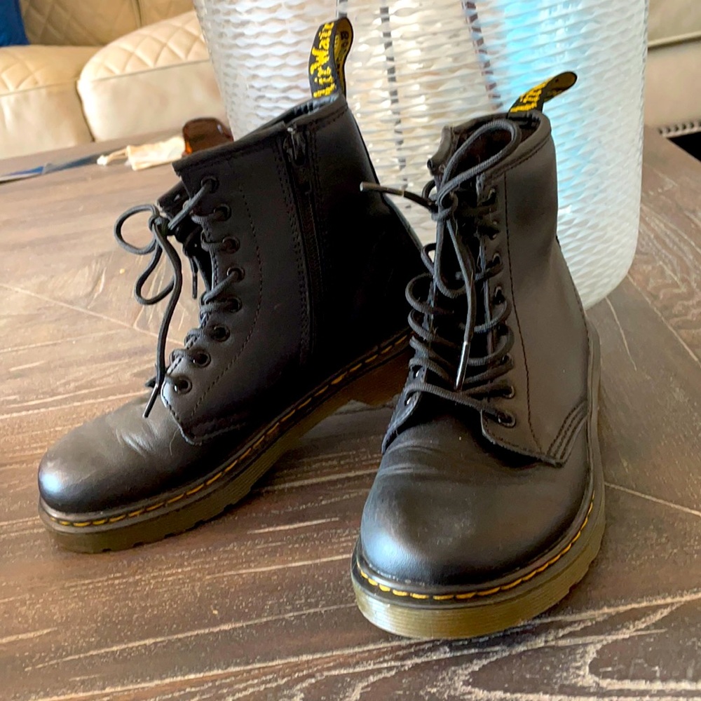 Black Youth Dr Martens size 2 *Like New